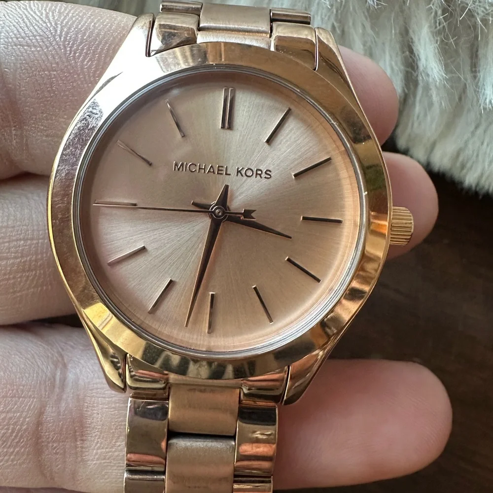 Michael Kors Women's Gold-Tone Watch Needs Battery wristband 6 inch